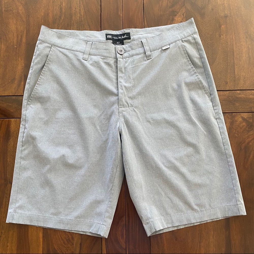 Travis Mathew Performance Hybrid Shorts 32